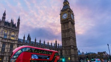 IndoGusto UK tour group at a historic London landmark